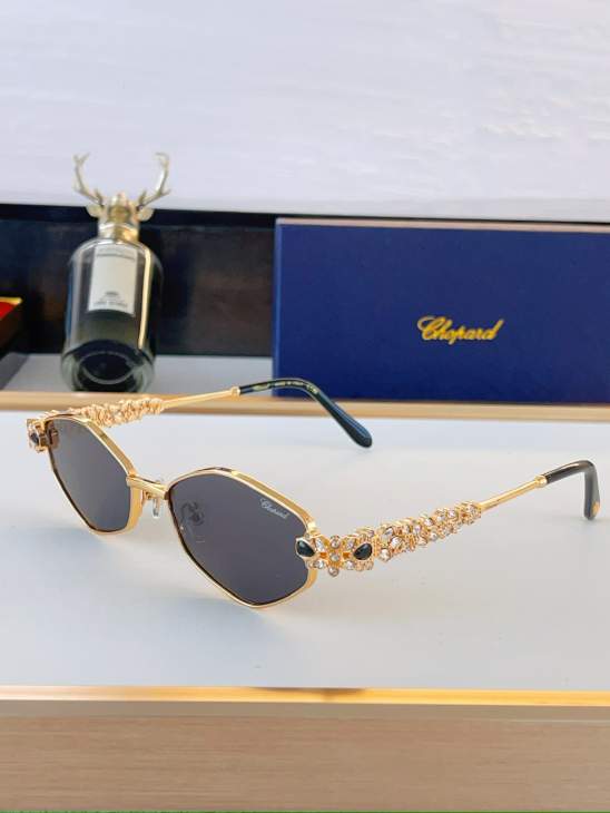 Picture of Chopard Sunglasses _SKUfw80049826fw